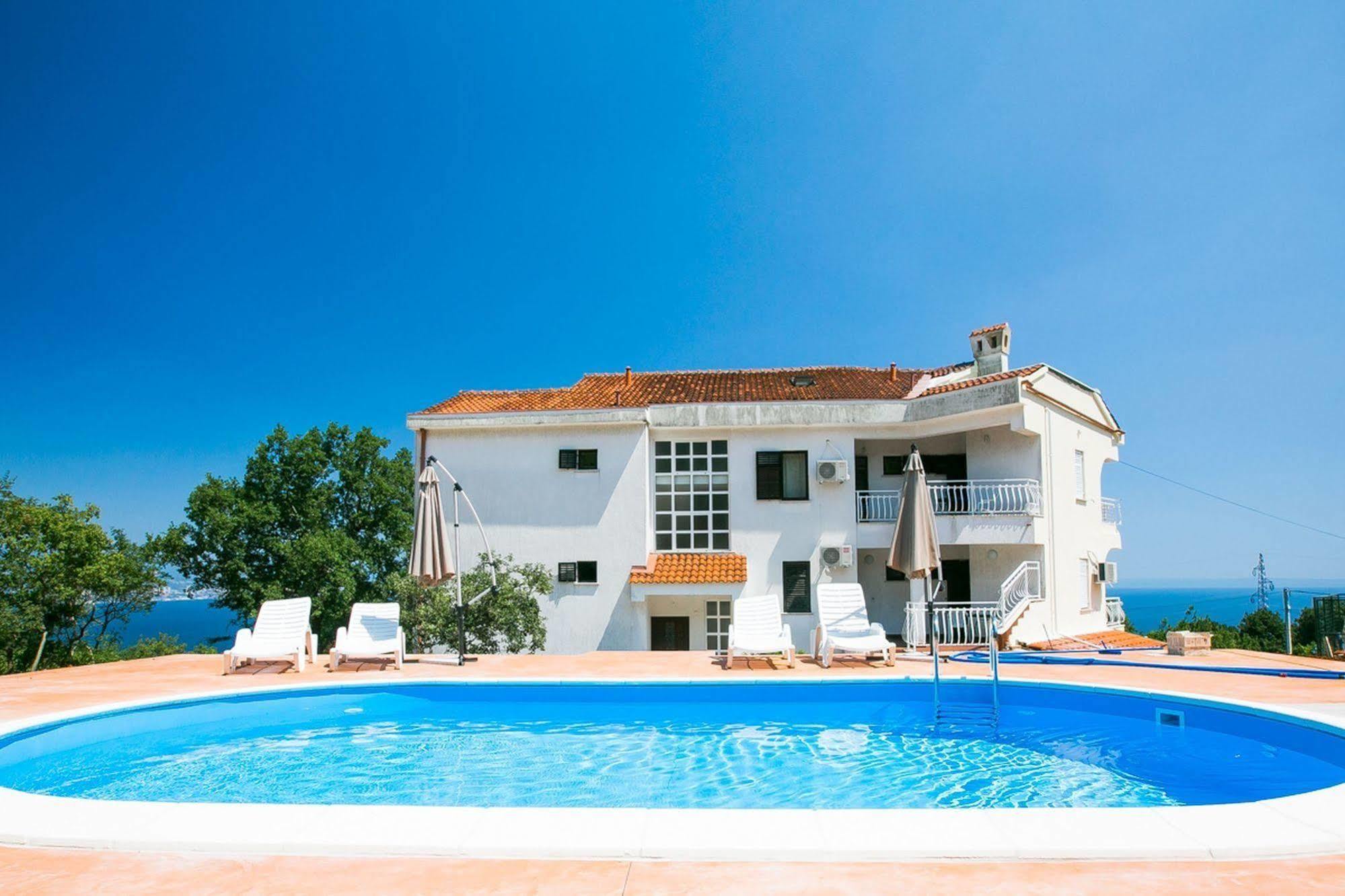 Guesthouse Gauss Опатия Екстериор снимка